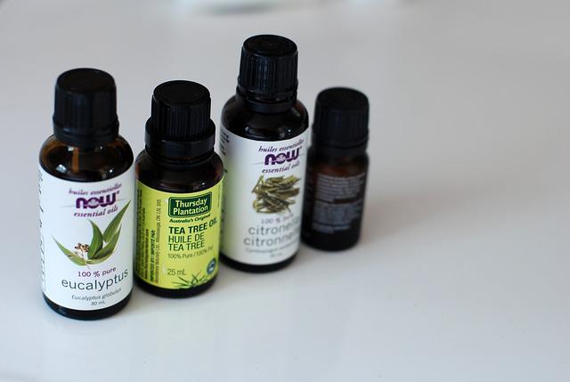 tea tree oil that can be used to help treat toenail fungus
