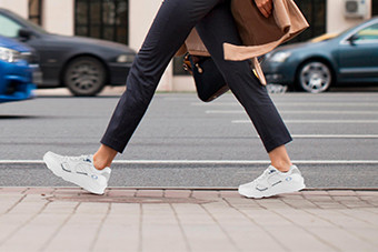 Blog - The 8 Best Apex Shoes for Plantar Fasciitis